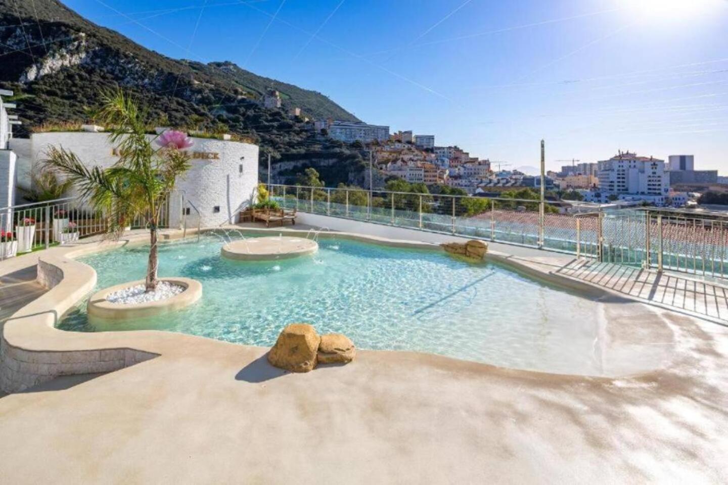 Urban Oasis At Luxurious Ocean Village Γιβραλτάρ Εξωτερικό φωτογραφία